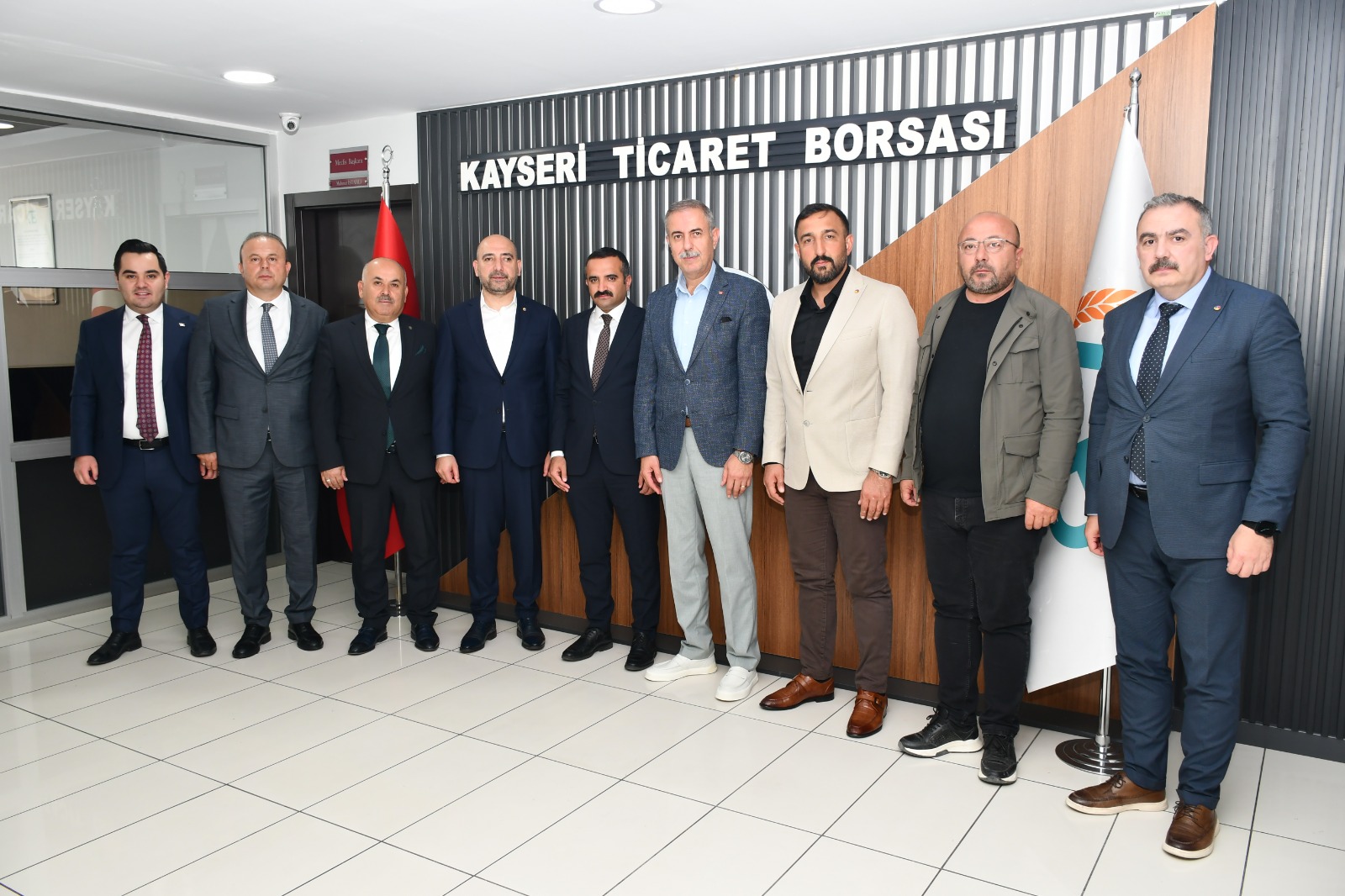 SİVAS HEYETİ, TÜRKİYE’NİN YENİ NESİL TARIM MODELİNİ YERİNDE İNCELEDİ SİVAS HEYETİ, TÜRKİYE’NİN YENİ NESİL TARIM MODELİNİ YERİNDE İNCELEDİ