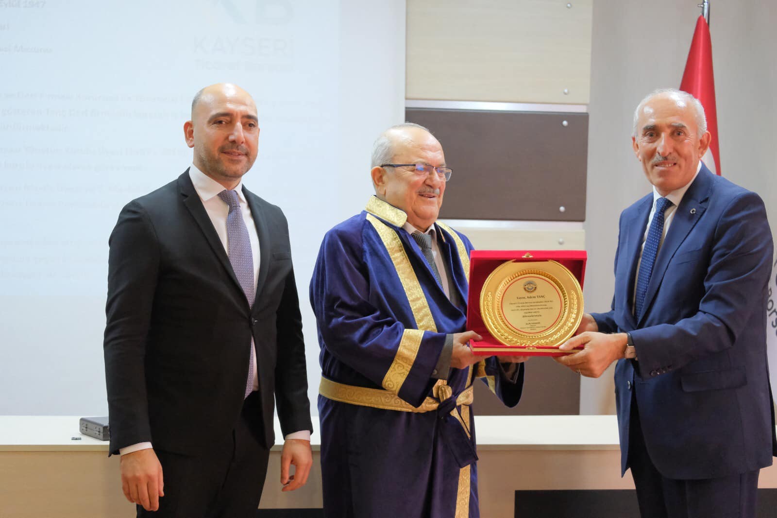 Yılın Ahisi Seçildi Yılın Ahisi Seçildi