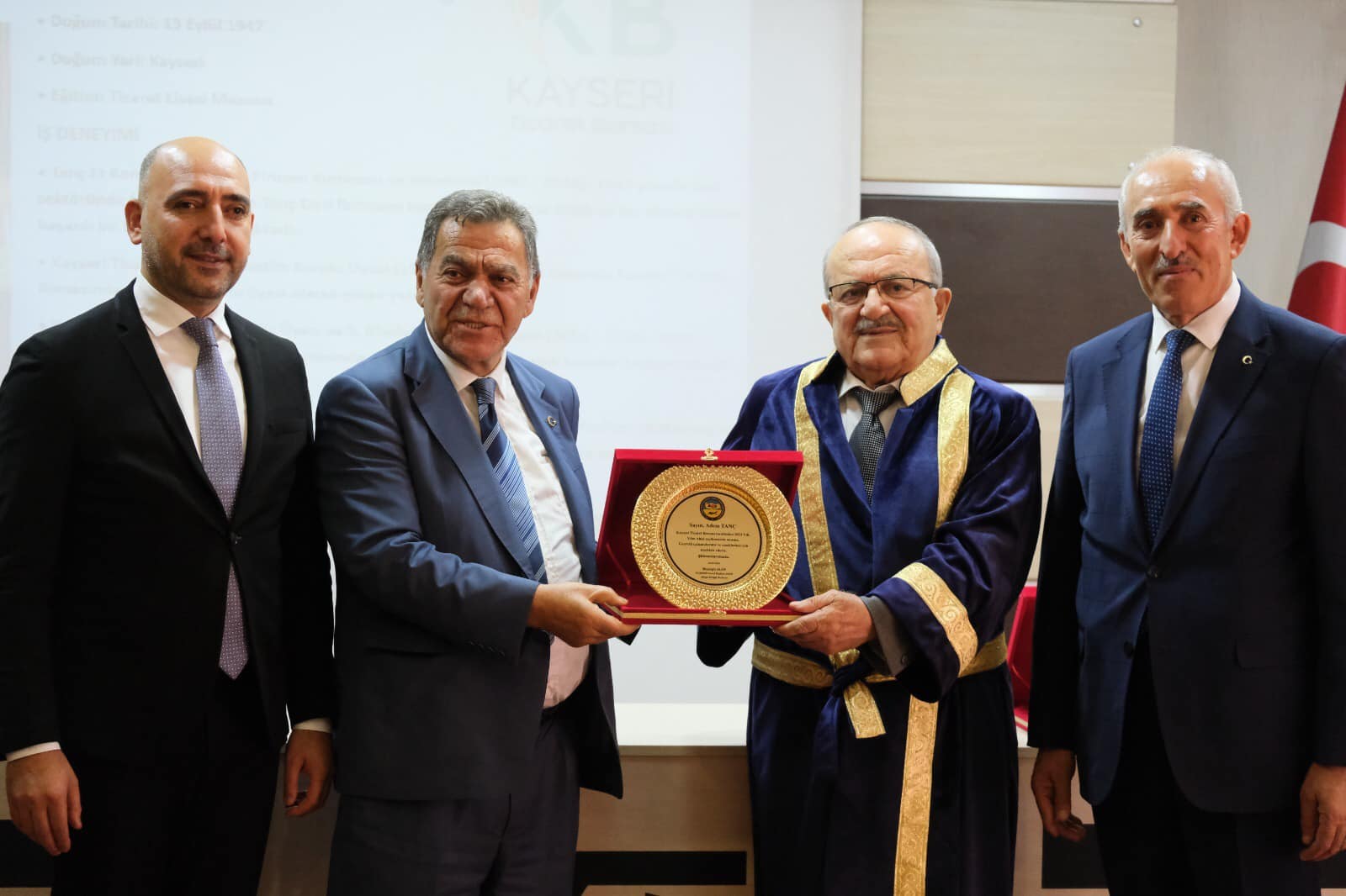 Yılın Ahisi Seçildi Yılın Ahisi Seçildi